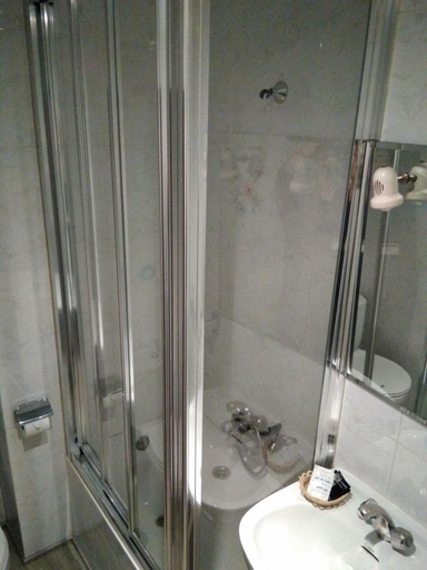 Bathroom 4, Hostal Jemasaca-Palma61, Madrid