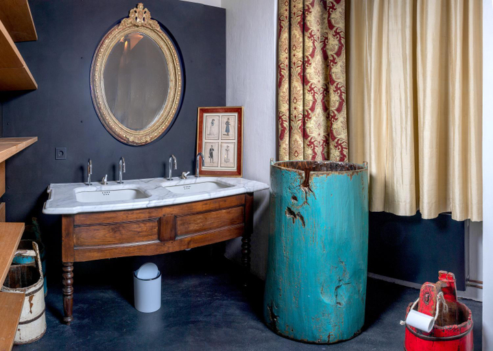 Bathroom 2, Chateau de Clemency, Capellen