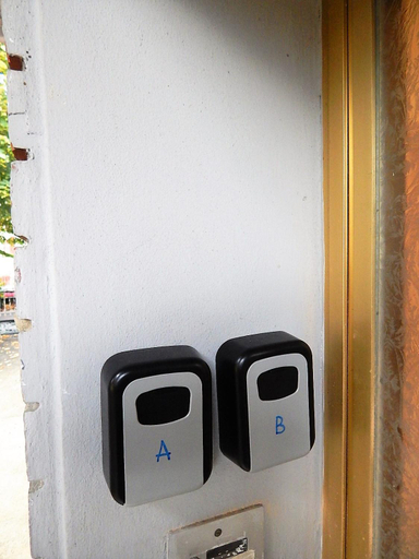 Entrance 3, La casa sui colli bolognesi, Bologna