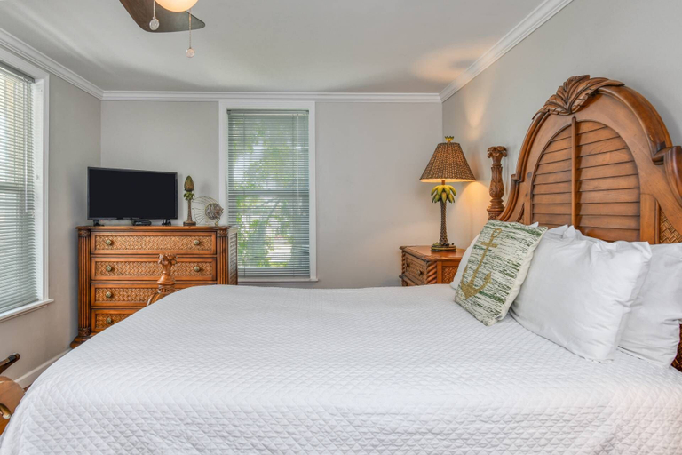 Others 4, Anastasia Suite, Saint Johns