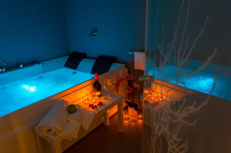 Others 3, ETNEA 208 LUXURY JACUZZI SUITE Catania, Catania