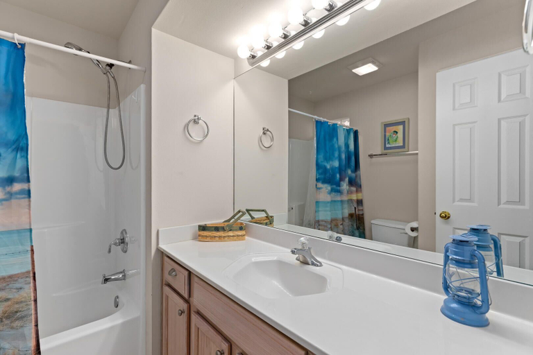 Bathroom, Ground Floor Condo W/pool & 1/2 Block to Beach!, Cameron