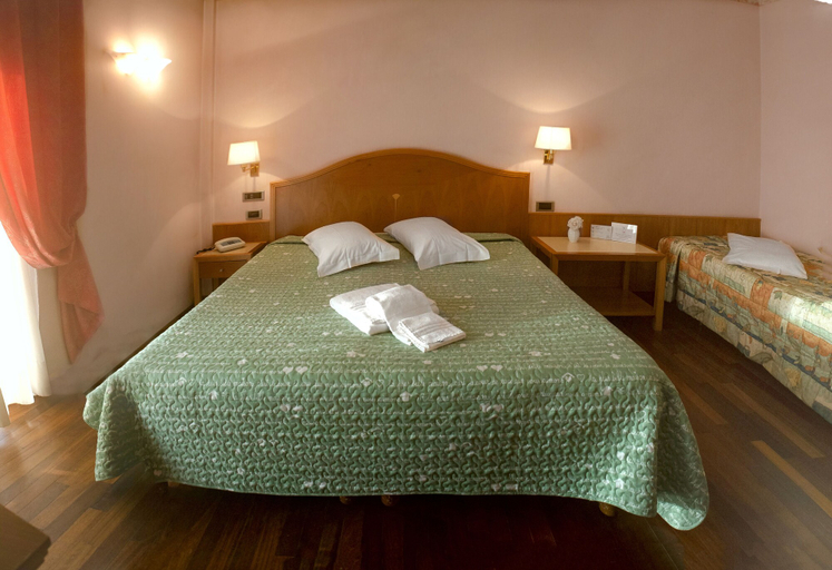 Bedroom 2, Hotel Lory, L'Aquila