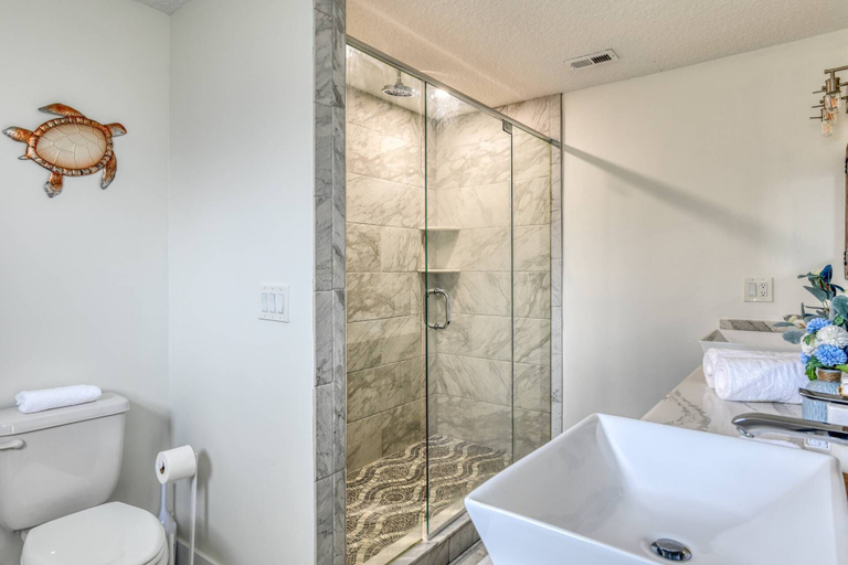 Bathroom 3, Dolphin View, Saint Johns