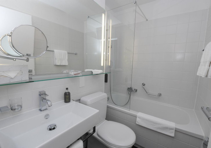 Bathroom 4