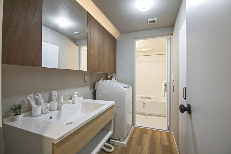 Bathroom 2, Mokunohana 2min to Station 2LDK 8ppl NEW, Osaka