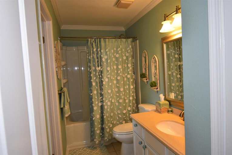 Bathroom, Emerald Escape, Walton