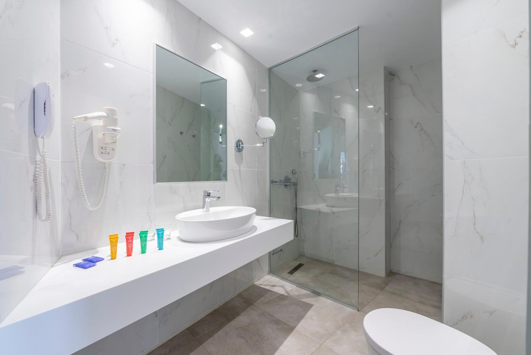 Bathroom 5, Apollon Hotel, South Aegean