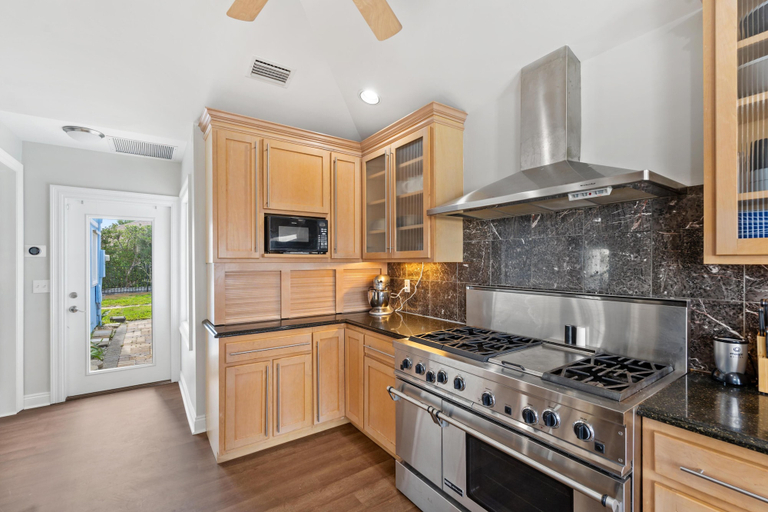Others 5, 20816 Front Beach Rd, Bay