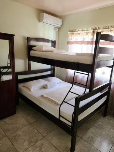 Bedroom 2, Family Hotel, Talamanca