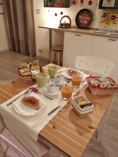 Food & Drinks