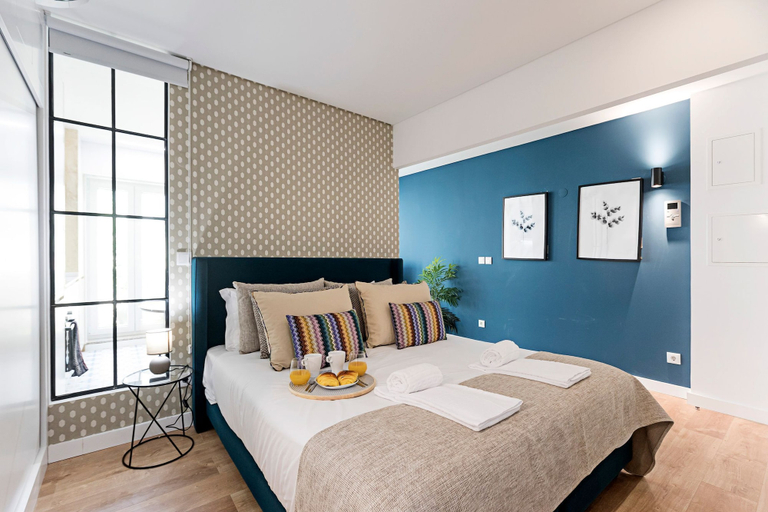 Bedroom 3, Urban House by LovelyStay, Porto