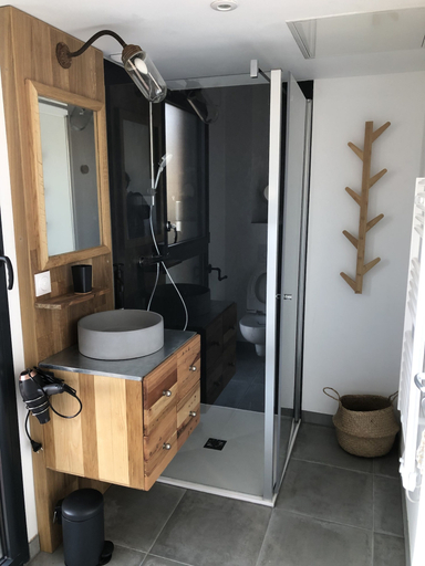 Bathroom 3, les Cottages du Valcoquet, Loire-Atlantique
