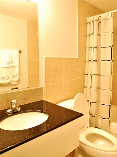 Bathroom 3, Country Garden Inn, Division No. 12
