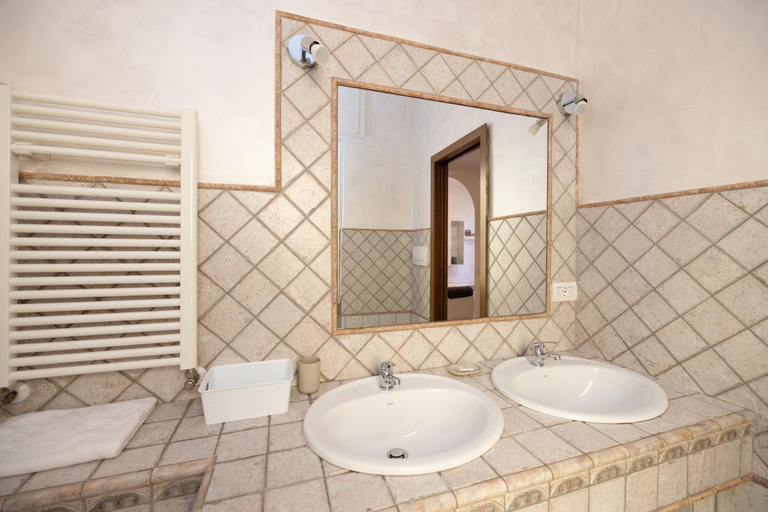 Others 5, Roma Marine House, Rome