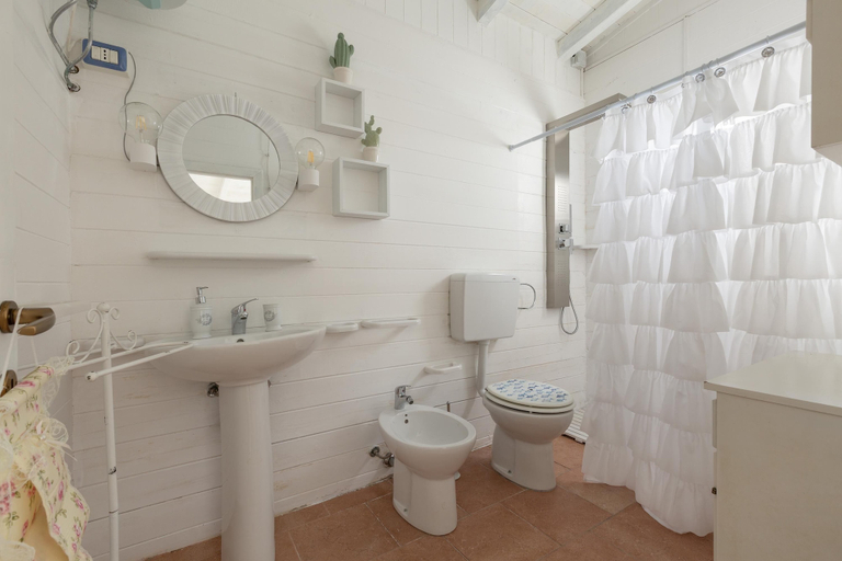 Bathroom 3, 3716 Villetta White by Barbarhouse, Lecce