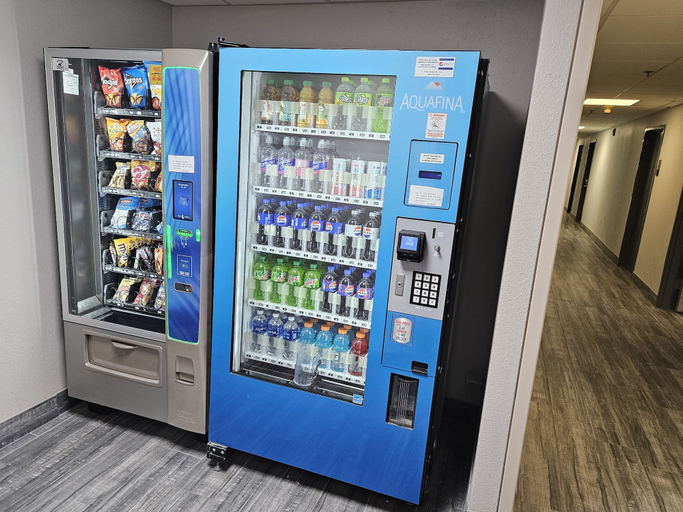 Food & Drinks 5, Days Inn By Wyndham Davenport, Scott