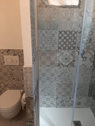 Bathroom 2, LA ROSA APP, Livorno