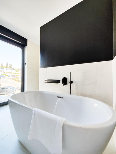 Bathroom 7
