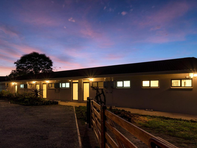 Others 4, Equestre BnB, Umgungundlovu
