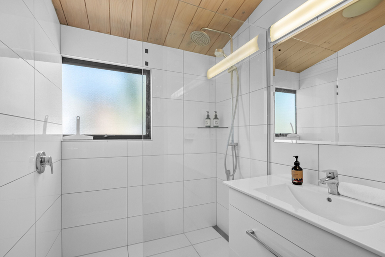 Bathroom, Miro Beach House at Palm Beach, Auckland