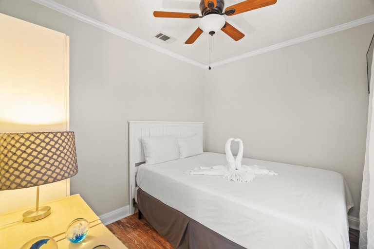 Bedroom 2, 7904 Surf Dr #7, Bay