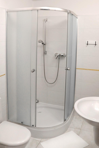 Bathroom 3, Karczowka Klasztor, Kielce City