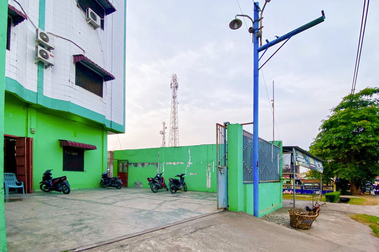 Exterior & Views 2, RedDoorz @ Star Hill Inn Syariah Tebing Tinggi, Tebing Tinggi