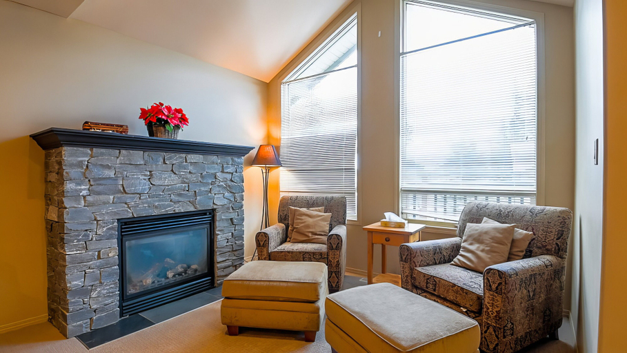 Others 5, Thunder Ridge by Fernie Lodging CO, East Kootenay