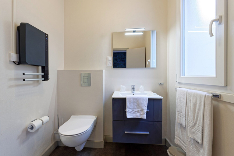 Bathroom 3, Contact Hôtel du Commerce et son restaurant Côte à Côte, Saône-et-Loire