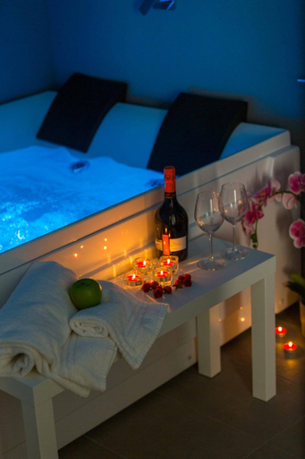 Others 2, ETNEA 208 LUXURY JACUZZI SUITE Catania, Catania
