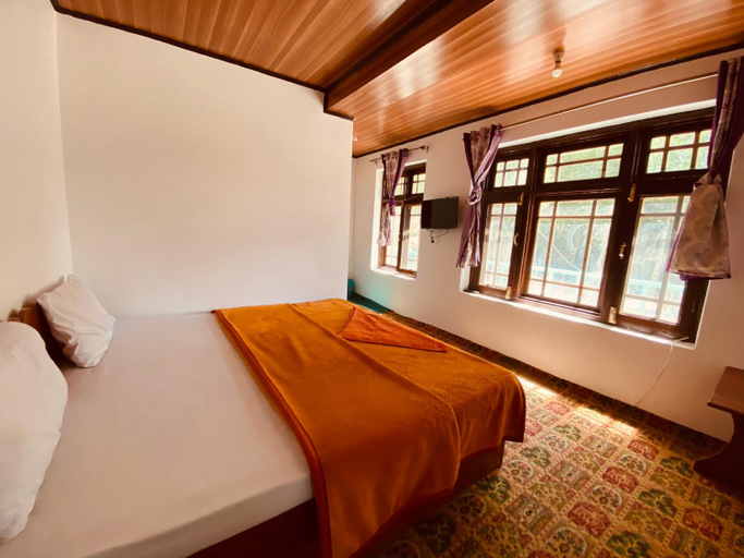 Bedroom 2, Hotel Border View, Kargil