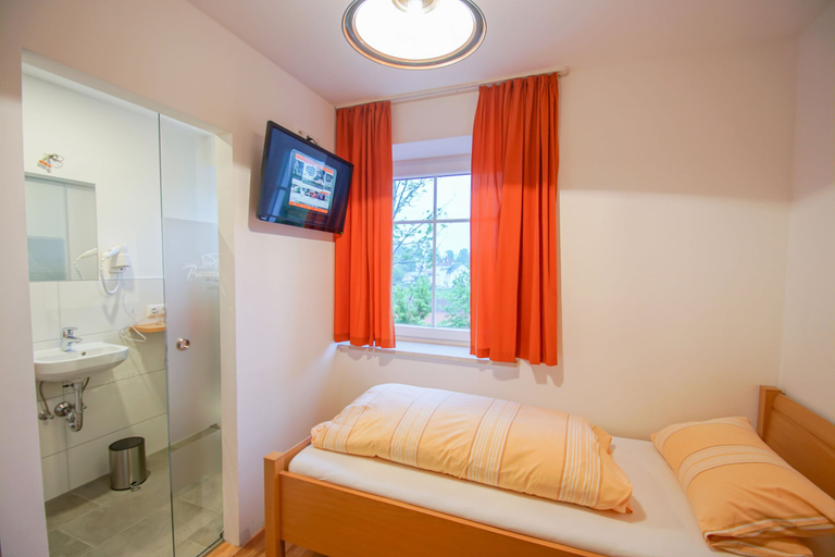 Bedroom 2, Breitenberger Hof, Passau