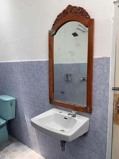 Bathroom 2