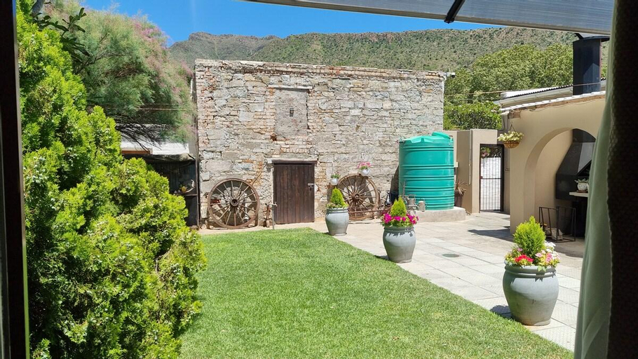 Exterior & Views 1, Spandau Manor, Cacadu