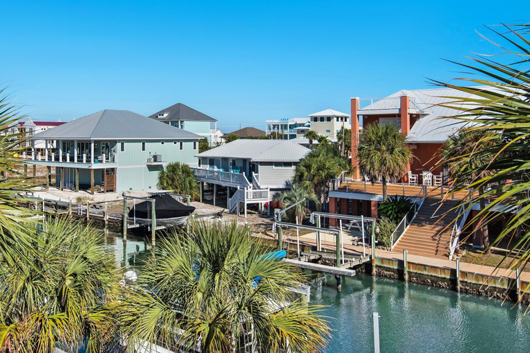 Exterior & Views 2, Sailor's Cove, Escambia