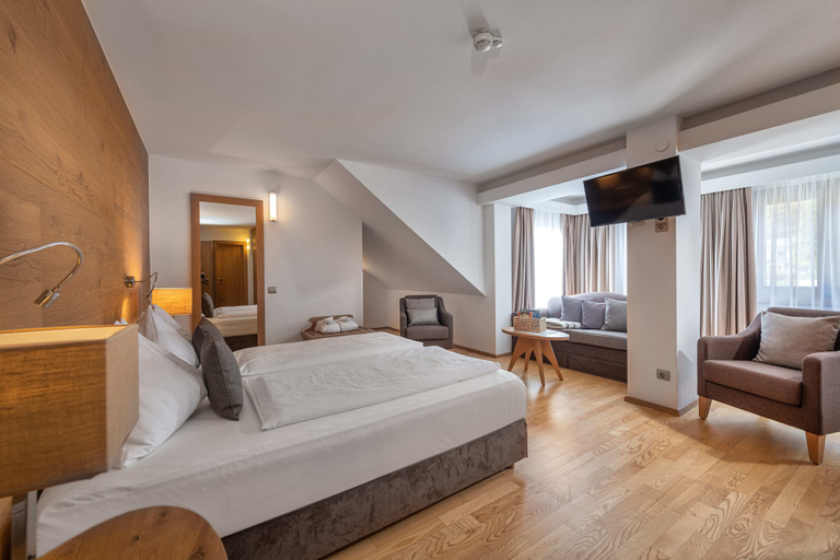 Bedroom 3, Seehotel Urban, Feldkirchen