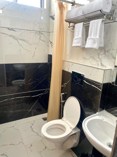 Bathroom, Hotel Mumbai House LIG Behind CHL Hospital, Indore
