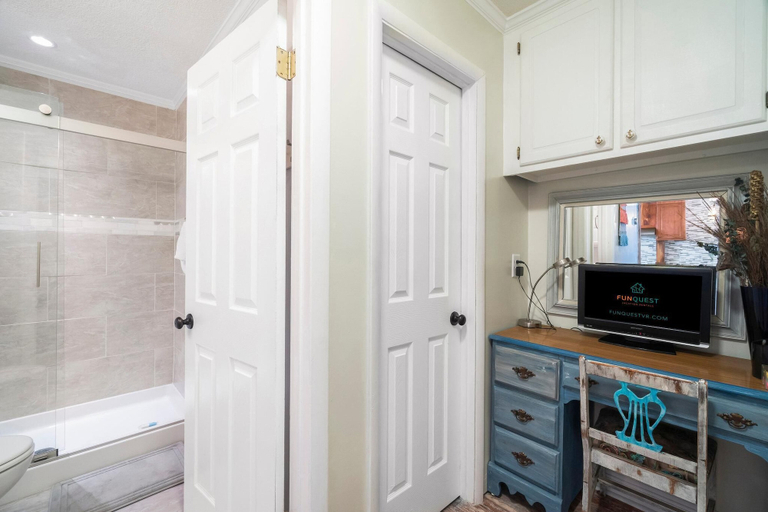Others 5, 7904 Surf Dr #7, Bay