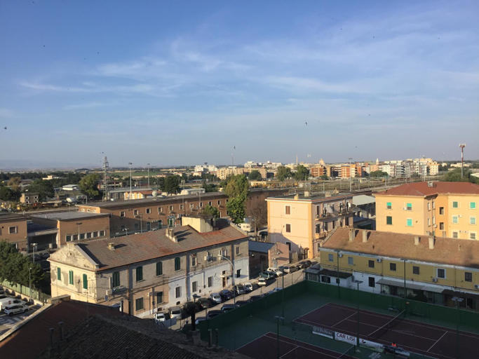 Others 2, A 2 PASSI da, Foggia