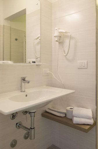 Bathroom 15