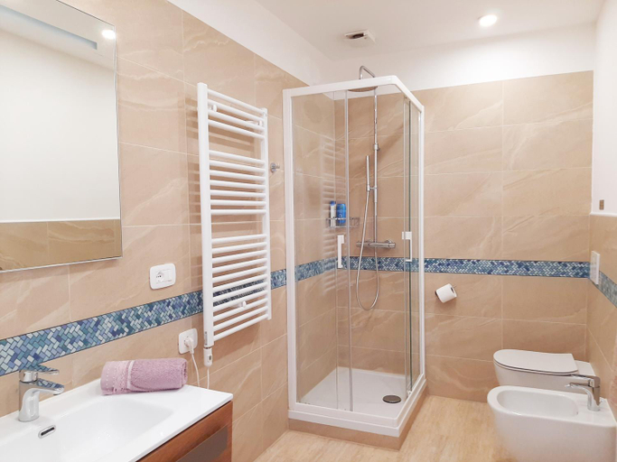 Bathroom 4, Trieste Center Rooms and Apartments, Trieste