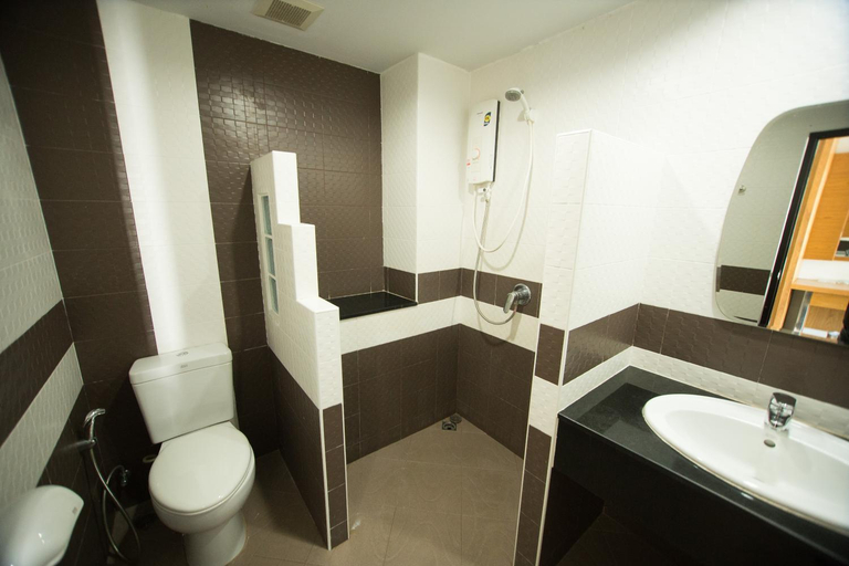Bathroom 4, TK Mansion, Hat Yai