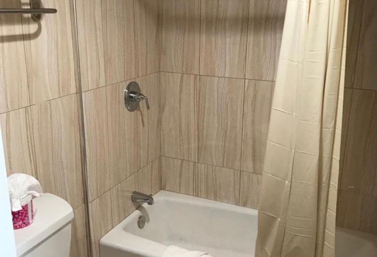 Bathroom 2, Driftwood Motel, Los Angeles