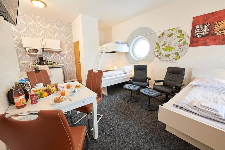 Bedroom 3, Aparthotel Wilma, Bremen