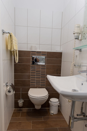 Bathroom 5, Ziegenbruch's Hotel & Restaurant, Herford