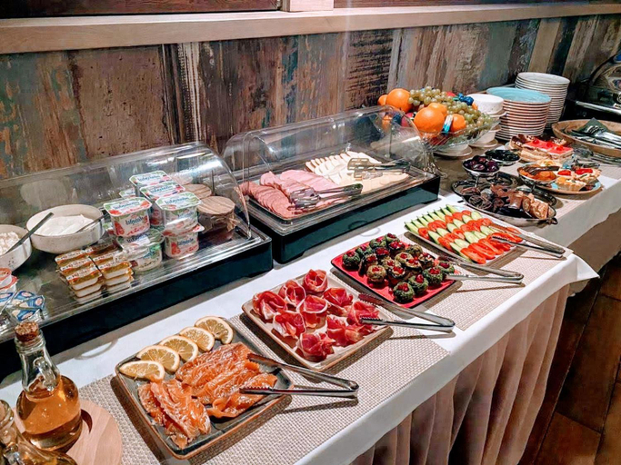 Food & Drinks 5, Sharden Villa Hotel, Tbilisi