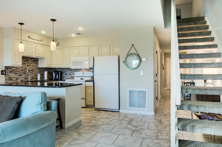 Others 3, 9 H Two Bedroom Condo, Walton