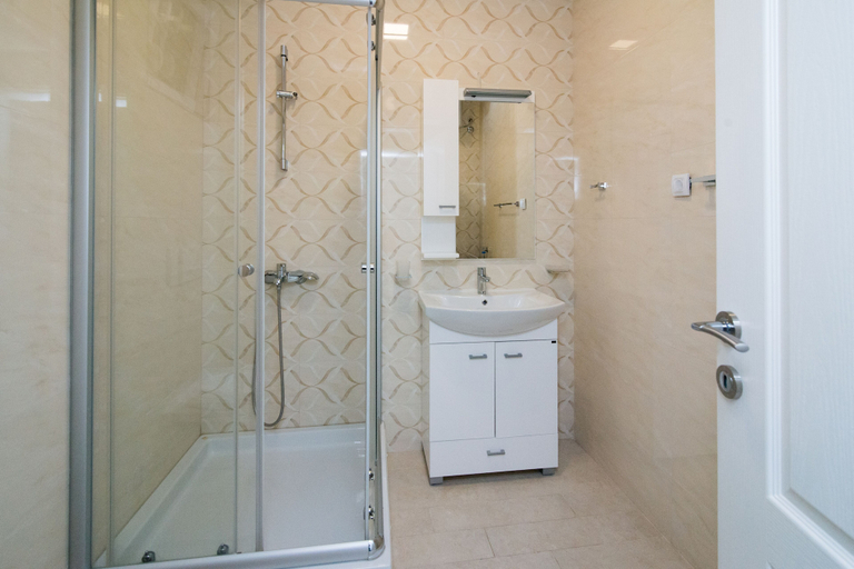 Bathroom 4, Limunada Apartments