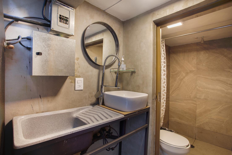 Bathroom 2, Nomadier - Private Ensuite Rooms with Desk in Condesa, CDMX, Mexico City